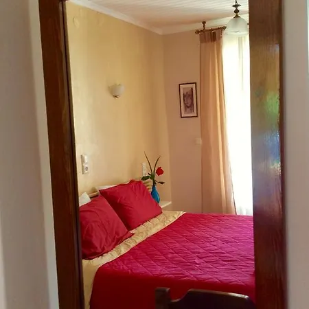 Milos Lägenhetshotell Lourdata (Kefalonia)