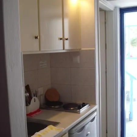 Milos Apartmanhotel Lurdáta